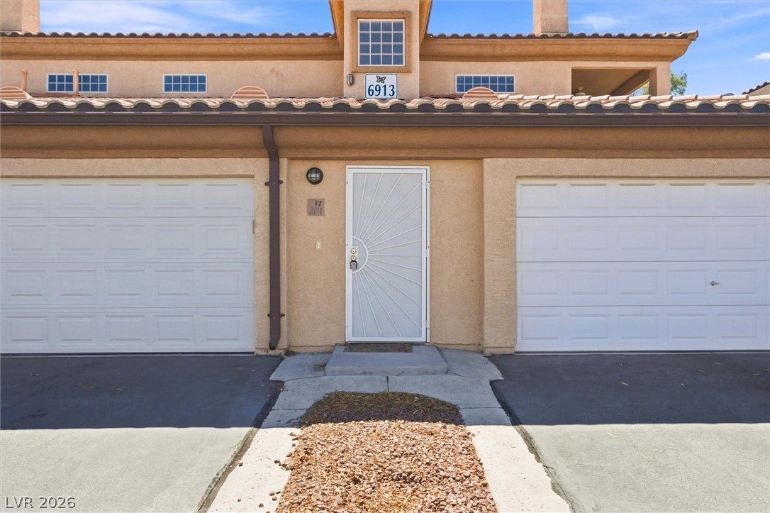 6913 Cobre Azul Avenue 201