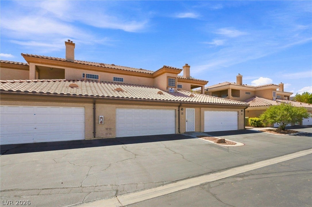 6913 Cobre Azul Avenue 201
