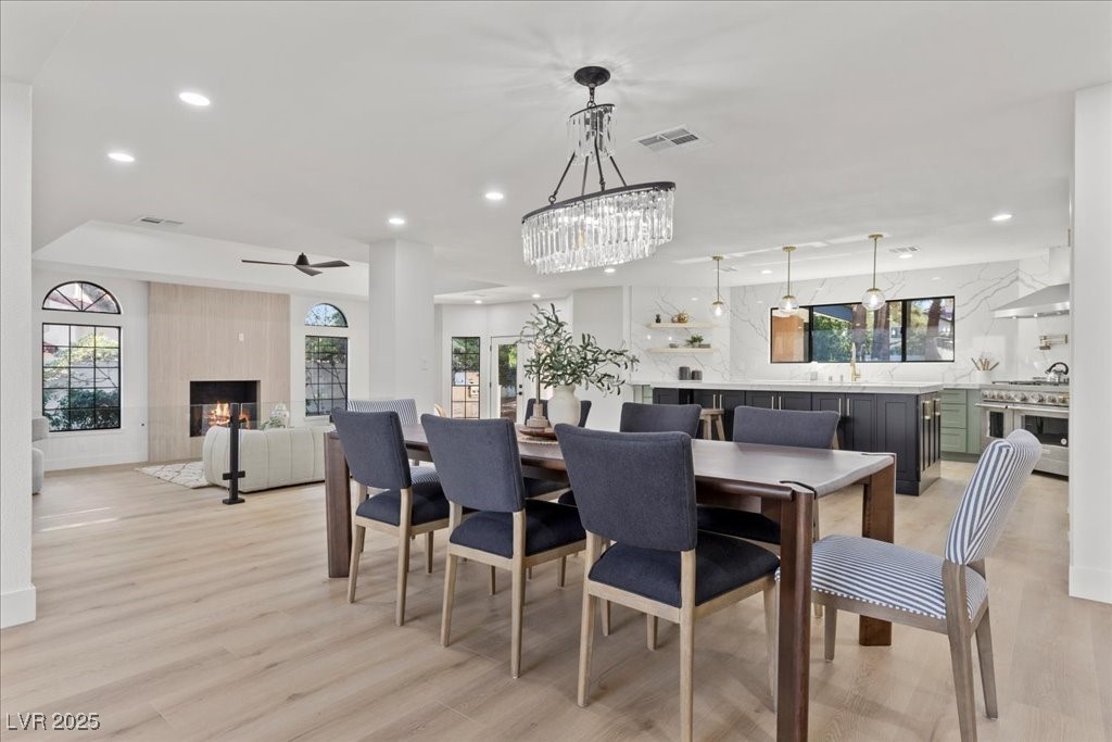 Henderson, Nevada 89014, United States, 4 Bedrooms Bedrooms, ,4 BathroomsBathrooms,Residential,Active,198890