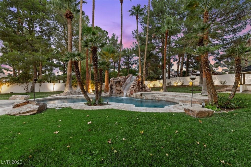 Henderson, Nevada 89014, United States, 4 Bedrooms Bedrooms, ,4 BathroomsBathrooms,Residential,Active,198890