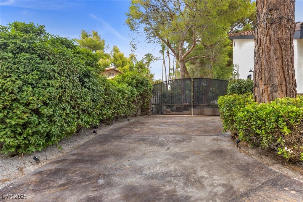 Henderson, Nevada 89014, United States, 4 Bedrooms Bedrooms, ,4 BathroomsBathrooms,Residential,Active,198890