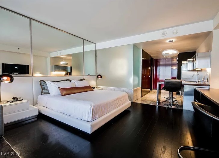 4381 W Flamingo Road 1212