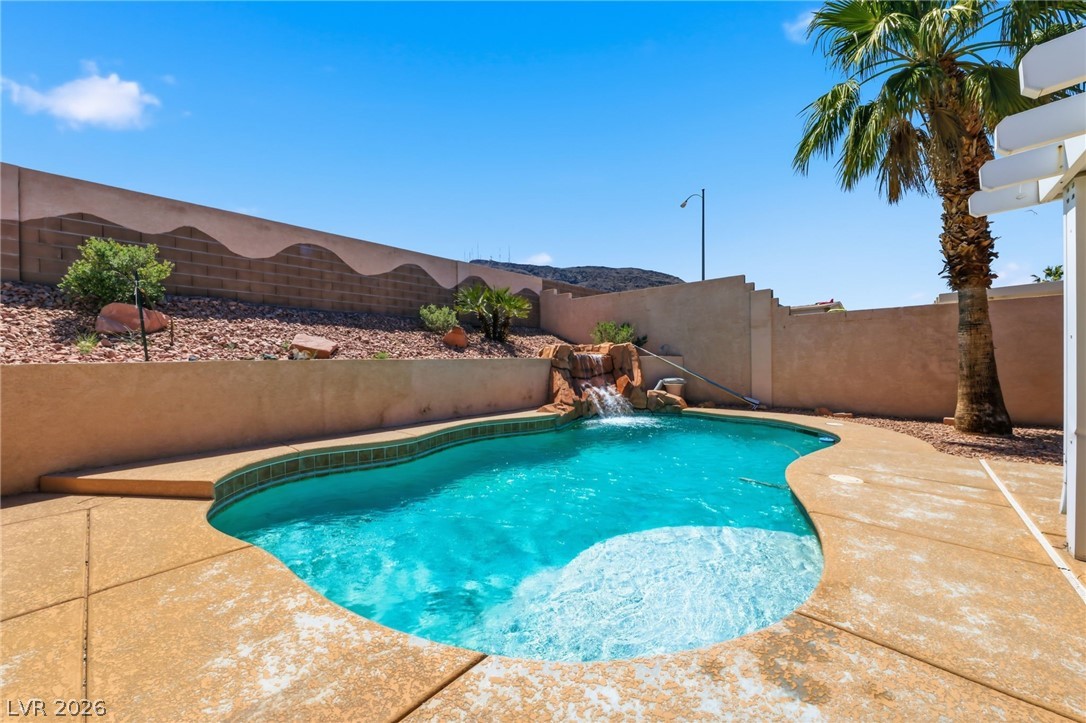 333 Oak Canyon Drive