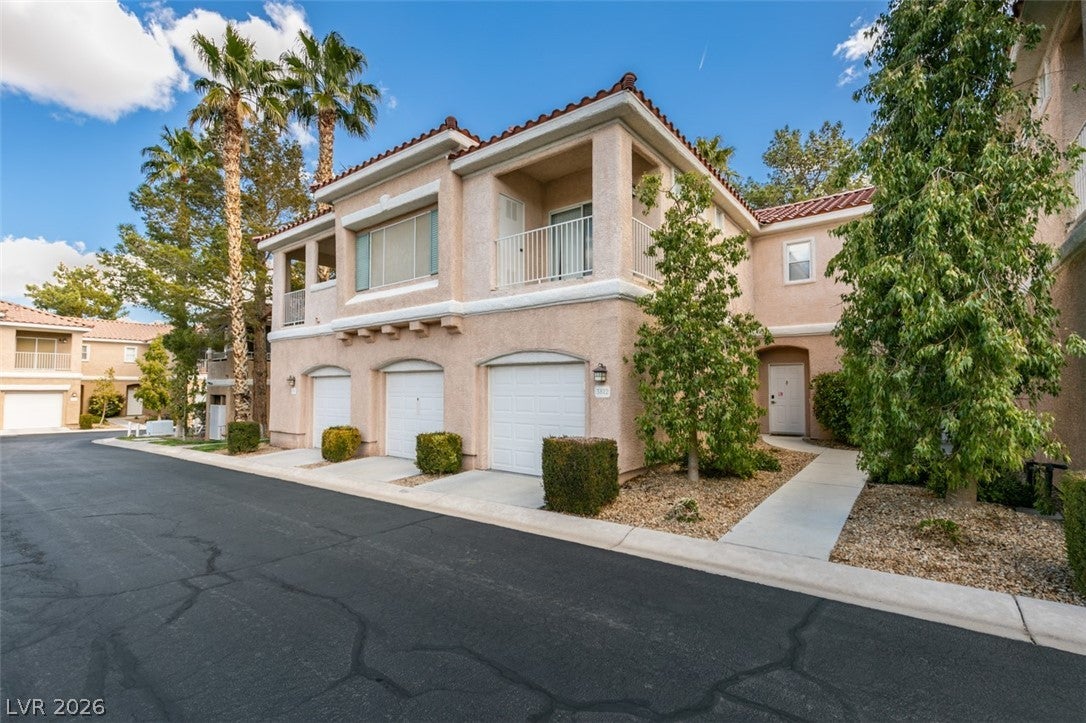 251 S Green Valley Parkway 3812