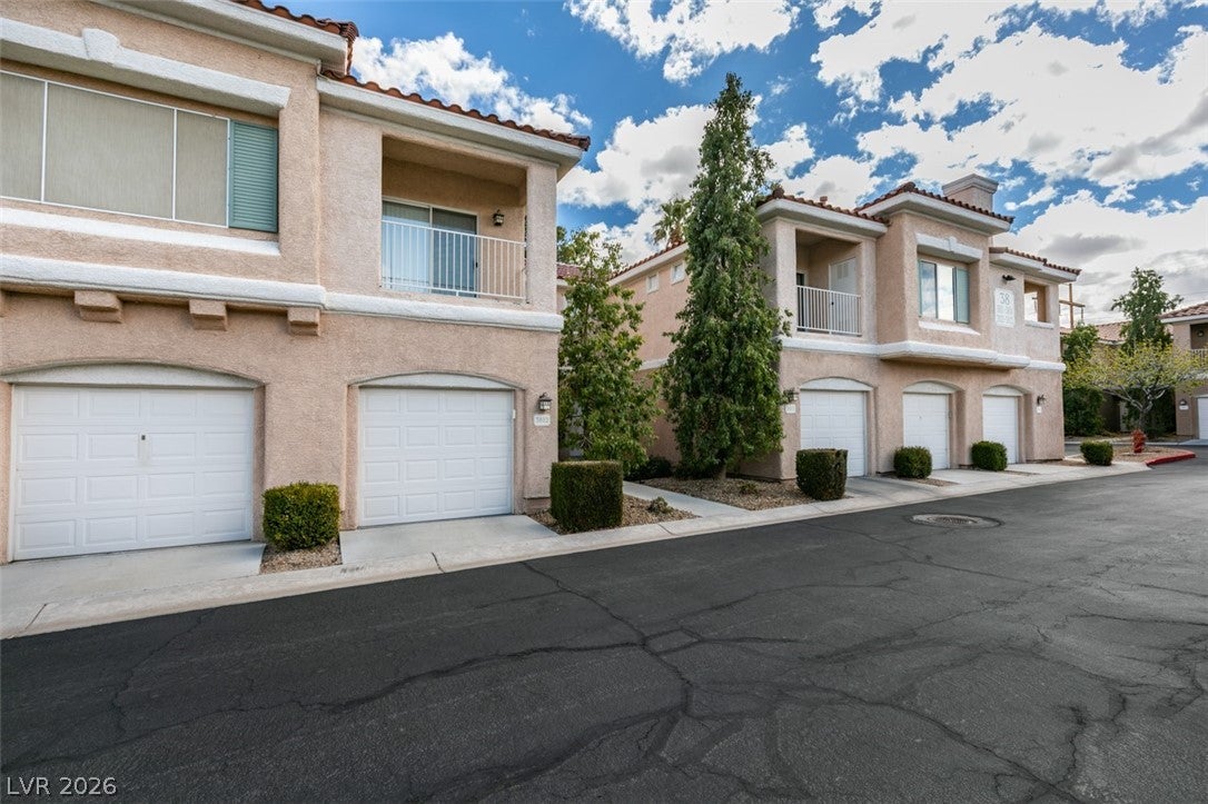 251 S Green Valley Parkway 3812