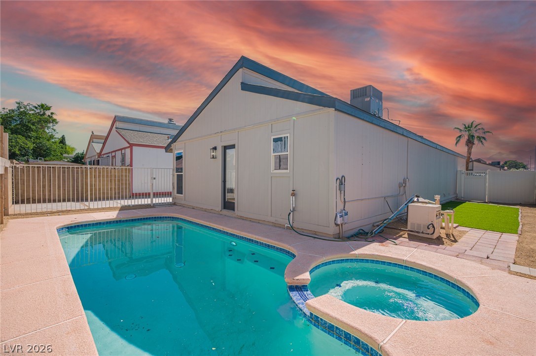 2323 El Cerrito Circle