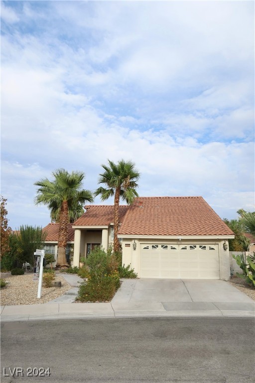 390 Rushing Creek Court, Henderson, Nevada image 1