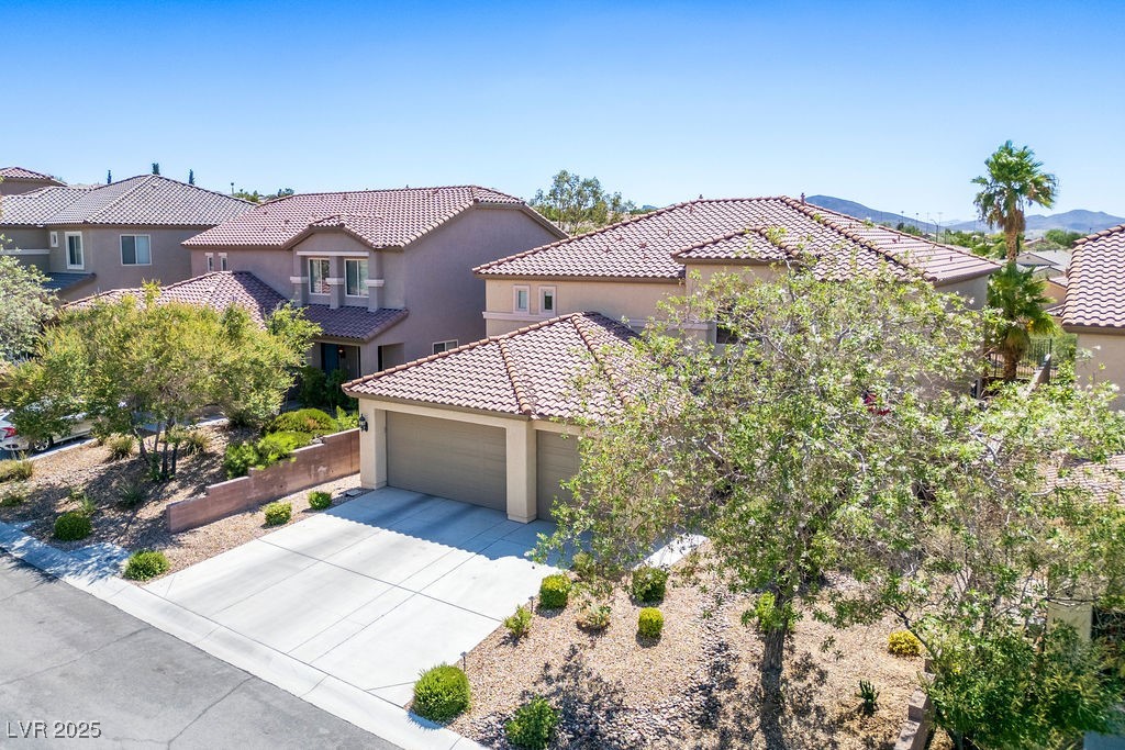 2589 Chateau Clermont Street