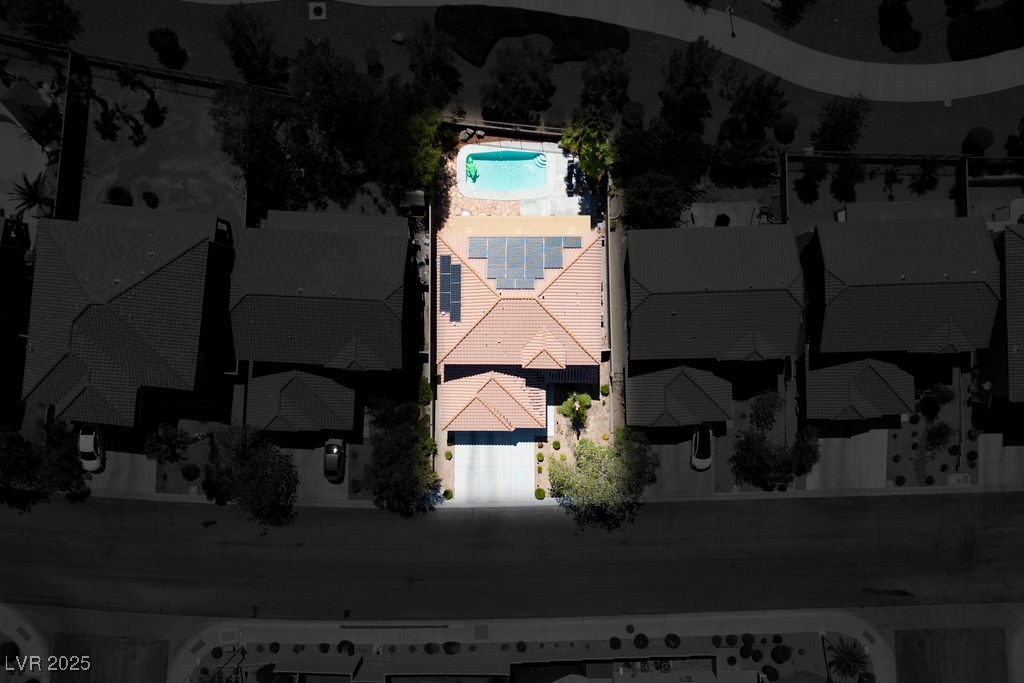 2589 Chateau Clermont Street