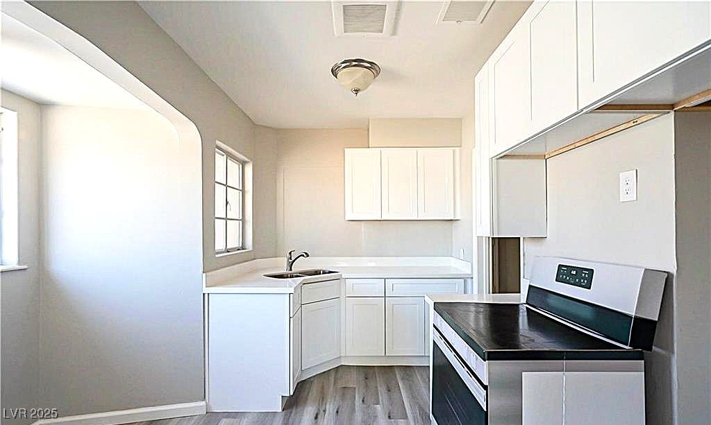 Las Vegas, Nevada 89101, United States, 3 Bedrooms Bedrooms, ,2 BathroomsBathrooms,Residential,Active,210723