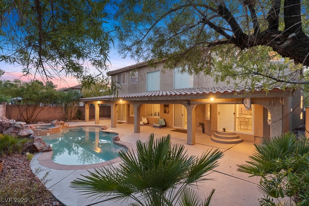 7550 Jacaranda Bay Street