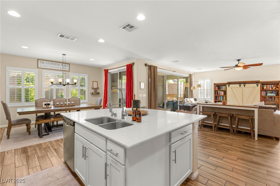 Las Vegas, Nevada 89141, United States, 3 Bedrooms Bedrooms, ,2 BathroomsBathrooms,Residential,Active,182352