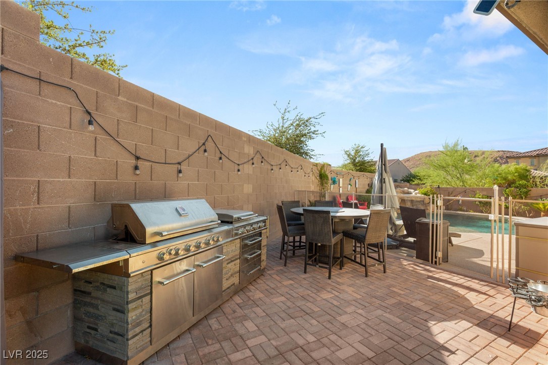 Las Vegas, Nevada 89141, United States, 3 Bedrooms Bedrooms, ,2 BathroomsBathrooms,Residential,Active,182352