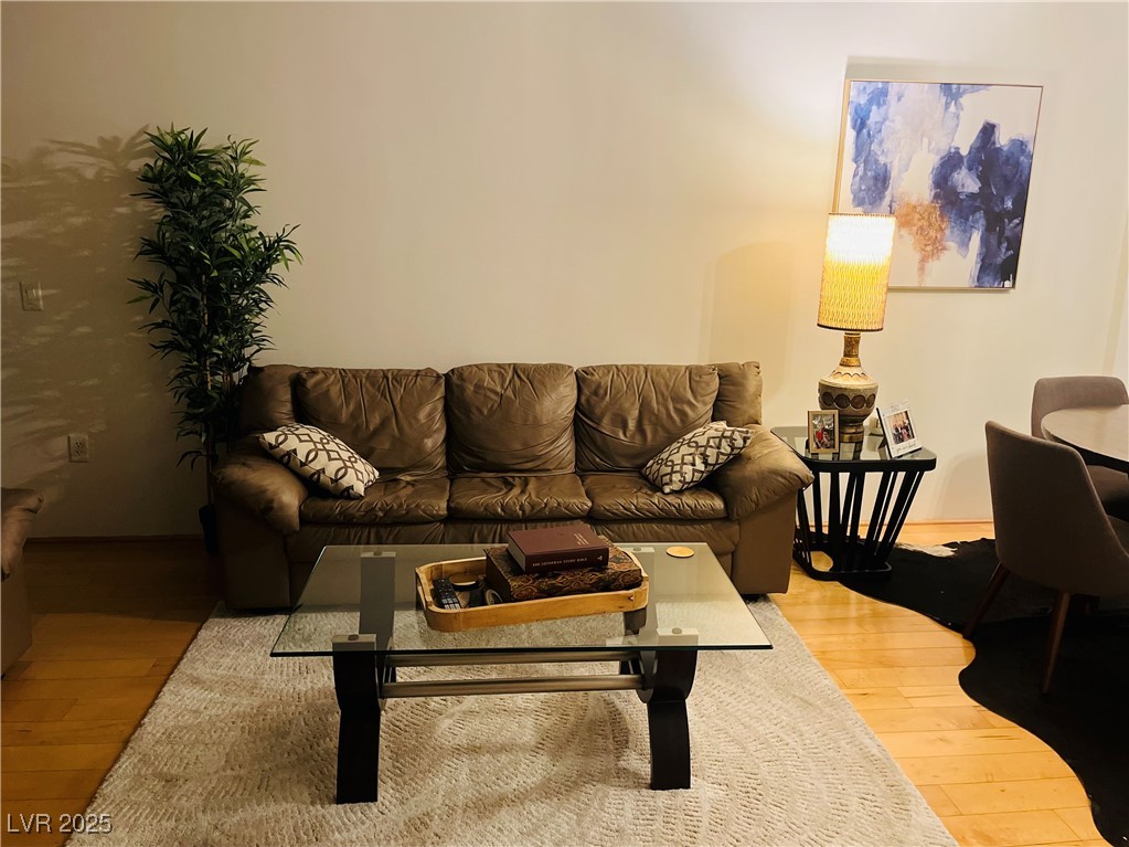 353 E Bonneville Avenue 573