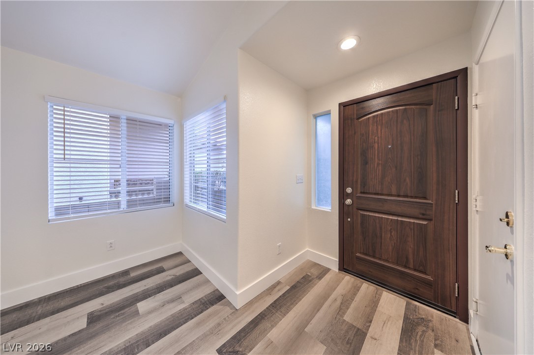 8233 W Rochelle Avenue