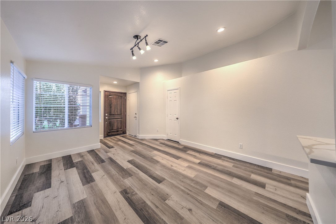 8233 W Rochelle Avenue