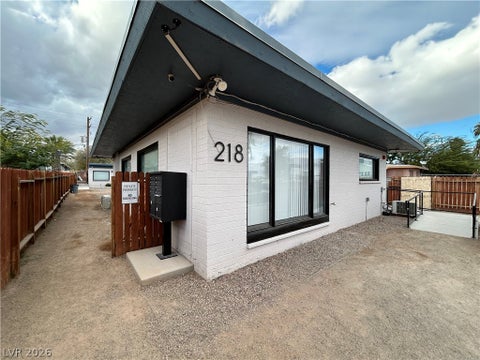 Apartment For Rent - 218 S 11th Street #6<br/> Clark County, Las Vegas, NV 89101