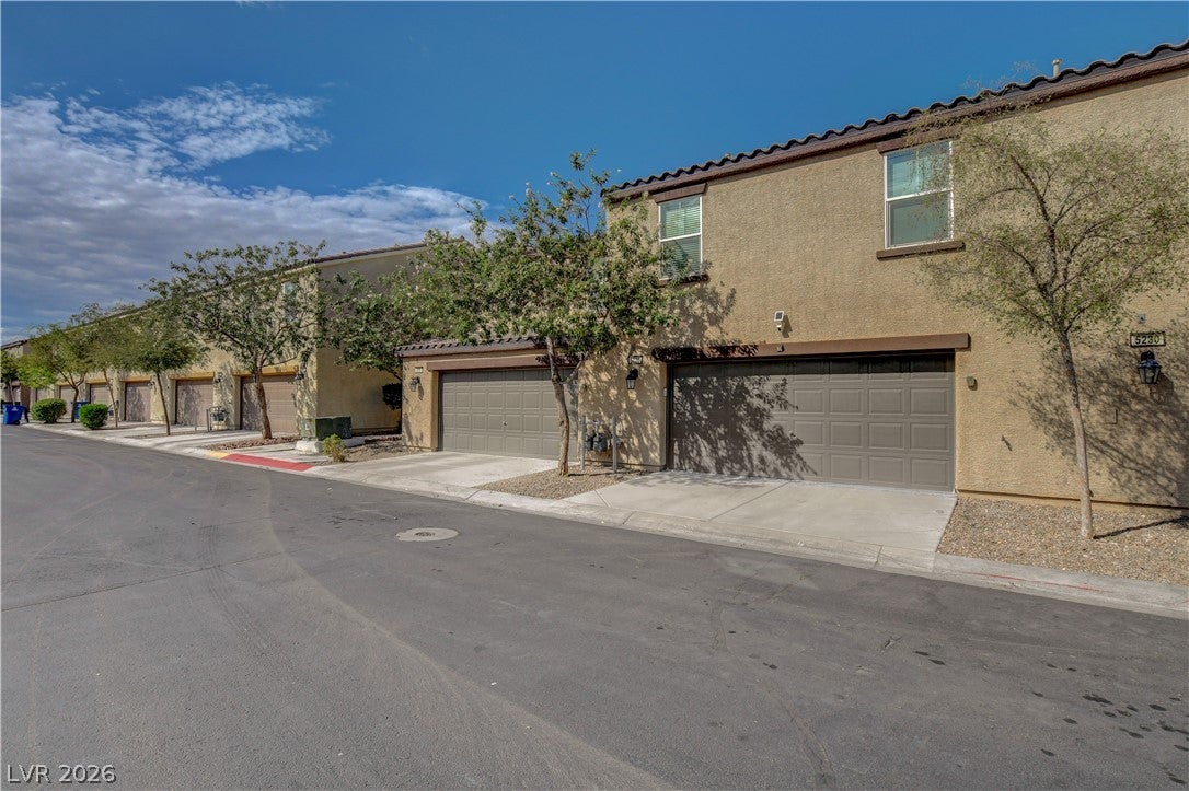 5226 Steep Cliffs Avenue
