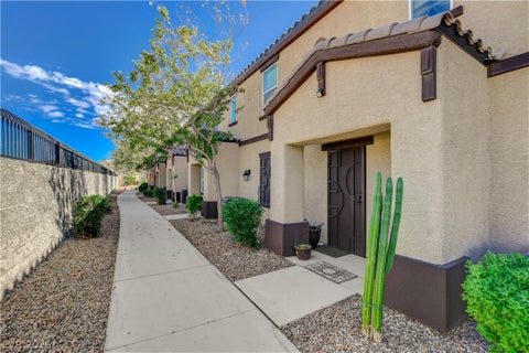 Townhouse For Sale - 5226 Steep Cliffs Avenue<br/> Las Vegas, NV 89115