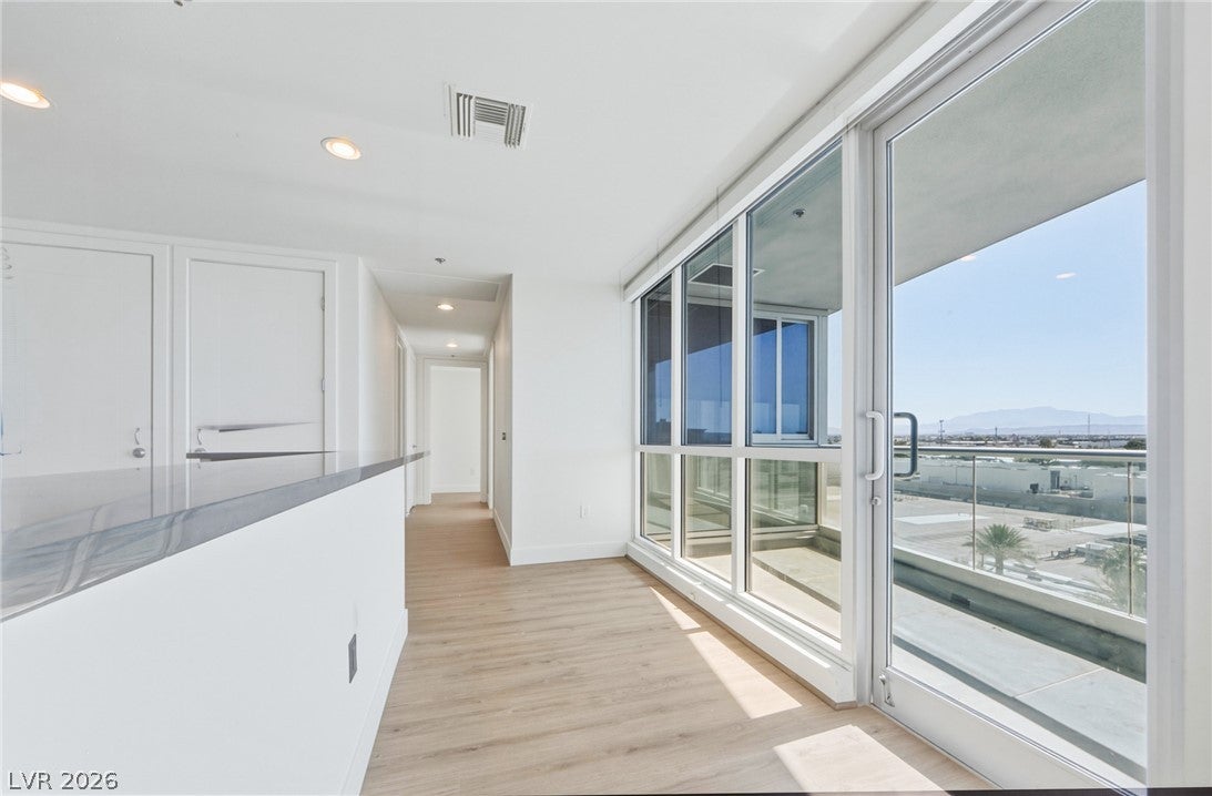 4575 Dean Martin Drive 708