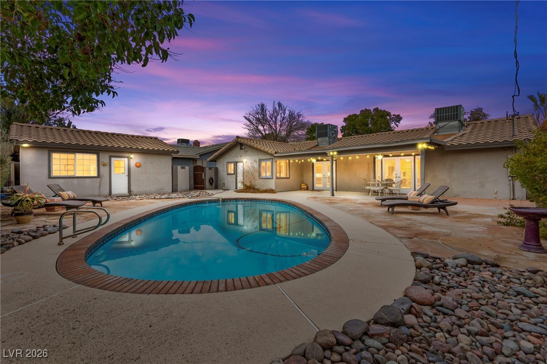 Properties 4 3209 Burton Avenue