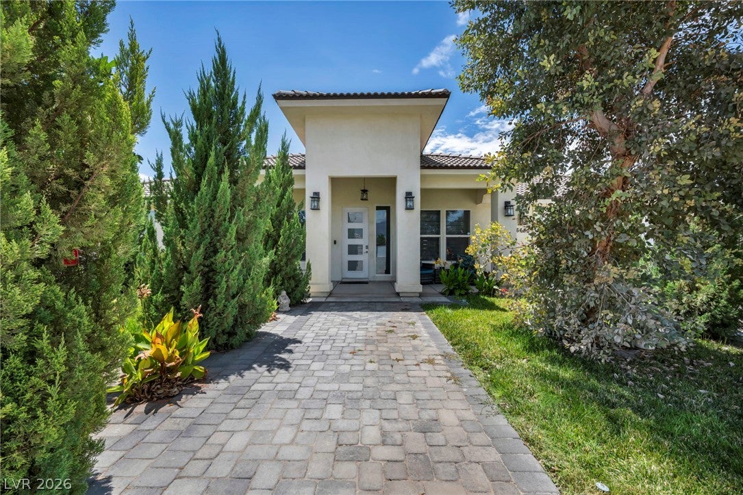 6680 Greenbriar Court