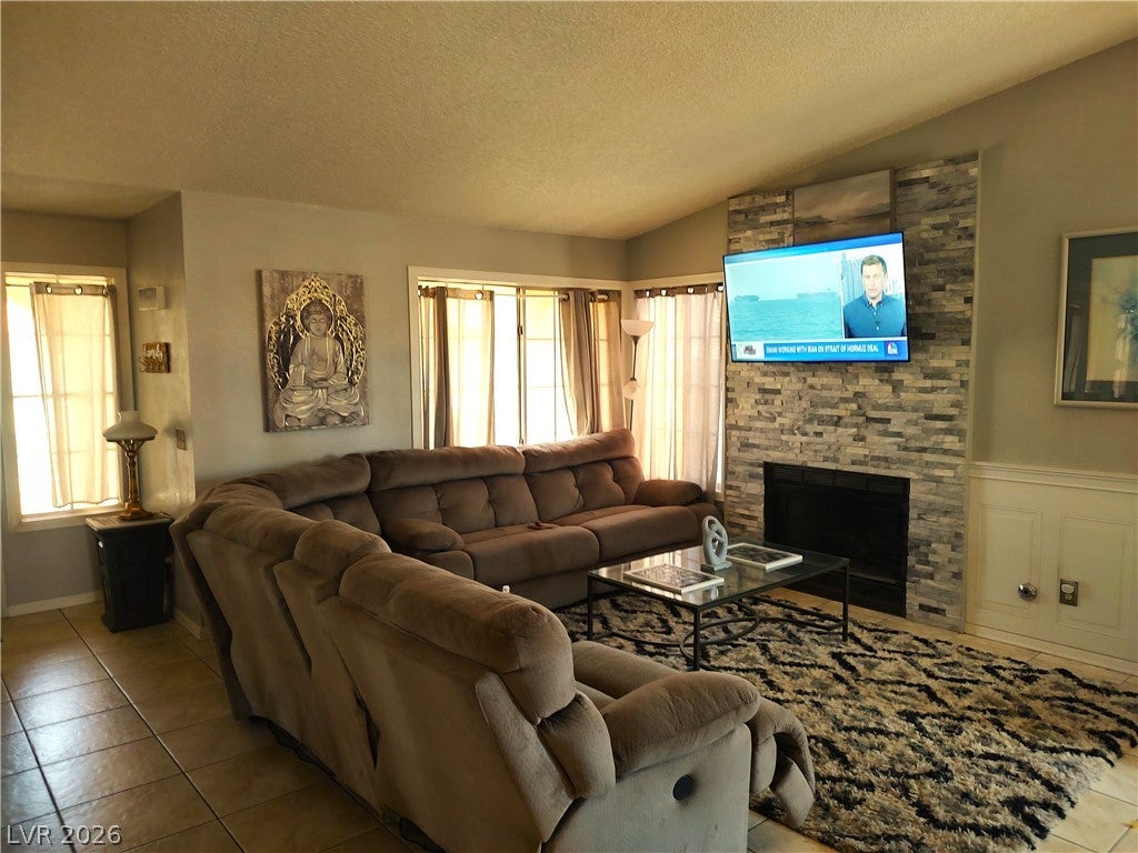2281 Mesa Canyon Drive