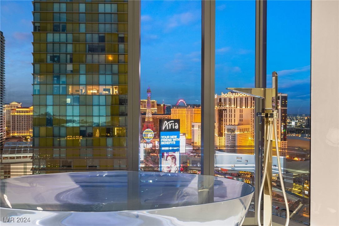 Las Vegas, Nevada 89158, United States, 2 Bedrooms Bedrooms, ,3 BathroomsBathrooms,Residential,Active,27077