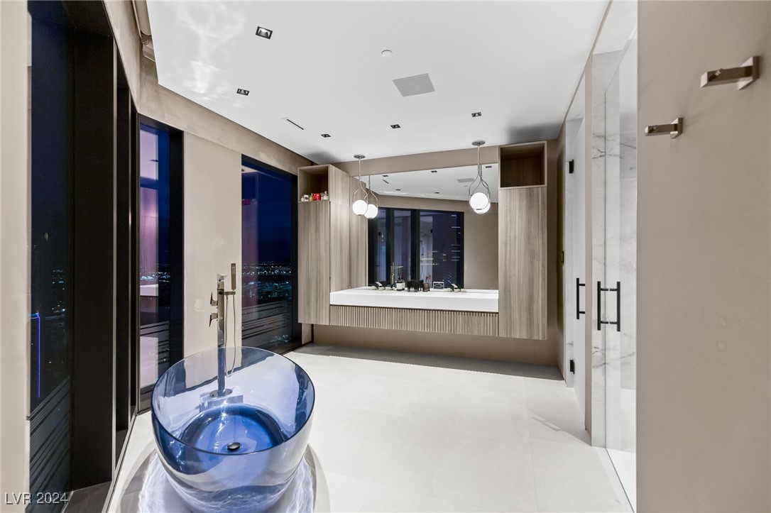 Las Vegas, Nevada 89158, United States, 2 Bedrooms Bedrooms, ,3 BathroomsBathrooms,Residential,Active,27077