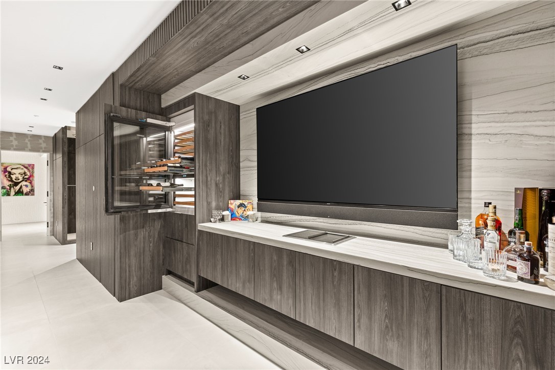 Las Vegas, Nevada 89158, United States, 2 Bedrooms Bedrooms, ,3 BathroomsBathrooms,Residential,Active,27077