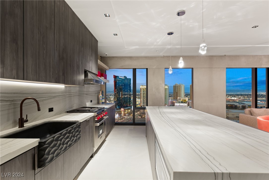 Las Vegas, Nevada 89158, United States, 2 Bedrooms Bedrooms, ,3 BathroomsBathrooms,Residential,Active,27077