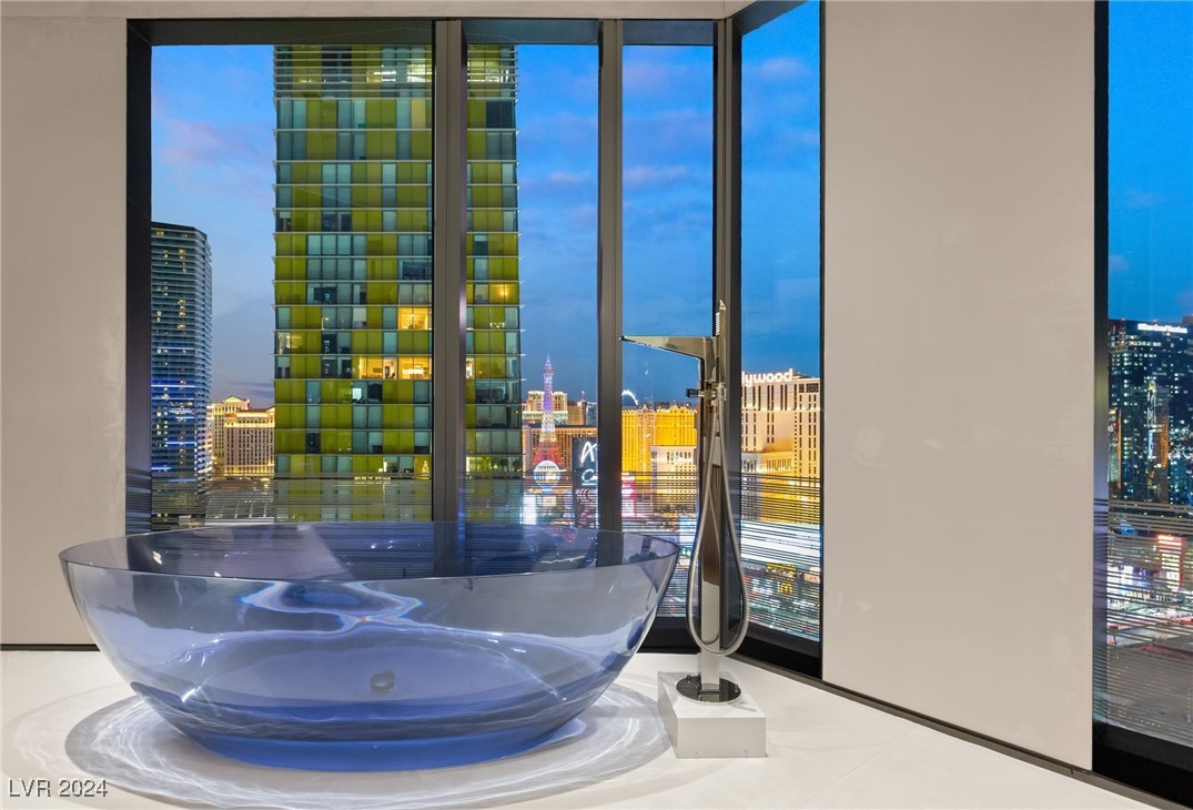 Las Vegas, Nevada 89158, United States, 2 Bedrooms Bedrooms, ,3 BathroomsBathrooms,Residential,Active,27077