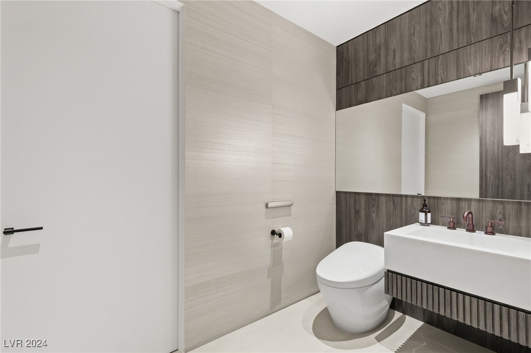 Las Vegas, Nevada 89158, United States, 2 Bedrooms Bedrooms, ,3 BathroomsBathrooms,Residential,Active,27077