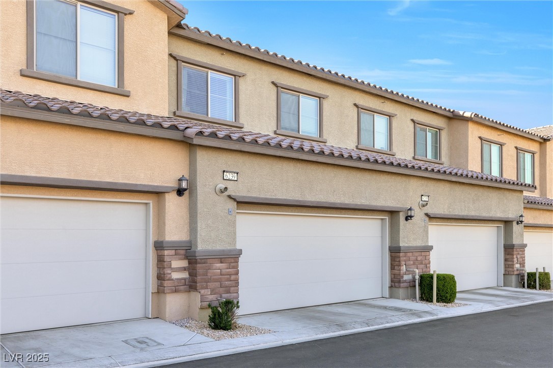 Las Vegas, Nevada 89148, United States, 3 Bedrooms Bedrooms, ,3 BathroomsBathrooms,Residential,Pending,107933