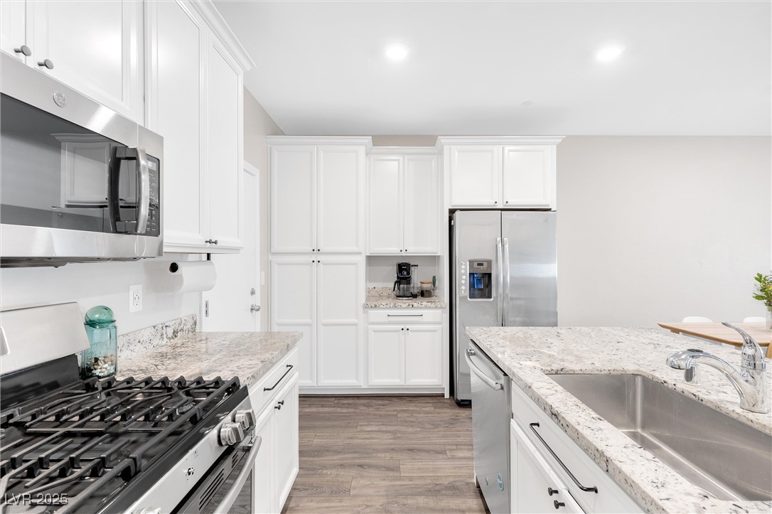 Las Vegas, Nevada 89148, United States, 3 Bedrooms Bedrooms, ,3 BathroomsBathrooms,Residential,Pending,107933