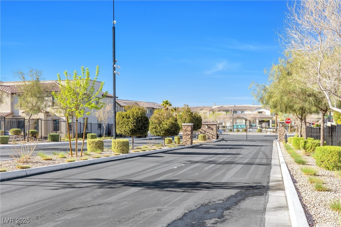 Las Vegas, Nevada 89148, United States, 3 Bedrooms Bedrooms, ,3 BathroomsBathrooms,Residential,Pending,107933