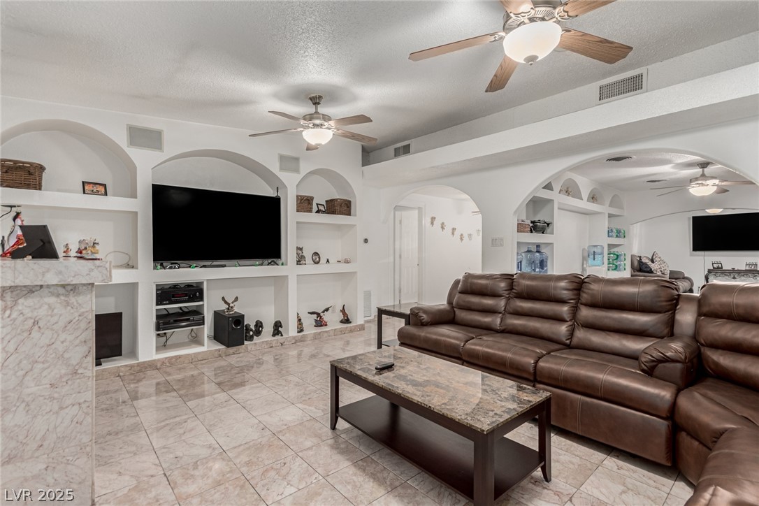 1924 S 6th Street