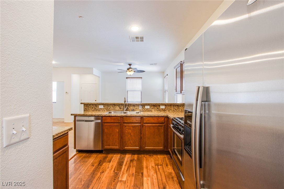 961 Wembly Hills Place, Henderson, Nevada image 9