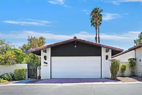 Photo of 3117 Plaza De Rosa, Las Vegas, NV 89102 (MLS # 2716522)