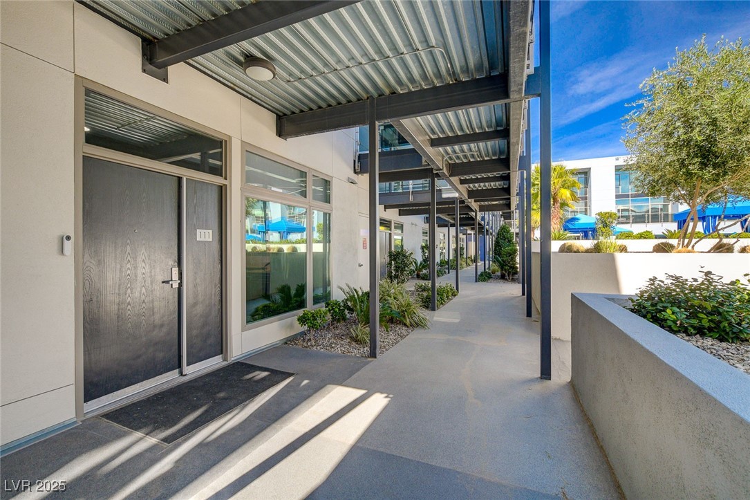 8925 W Flamingo Road 111