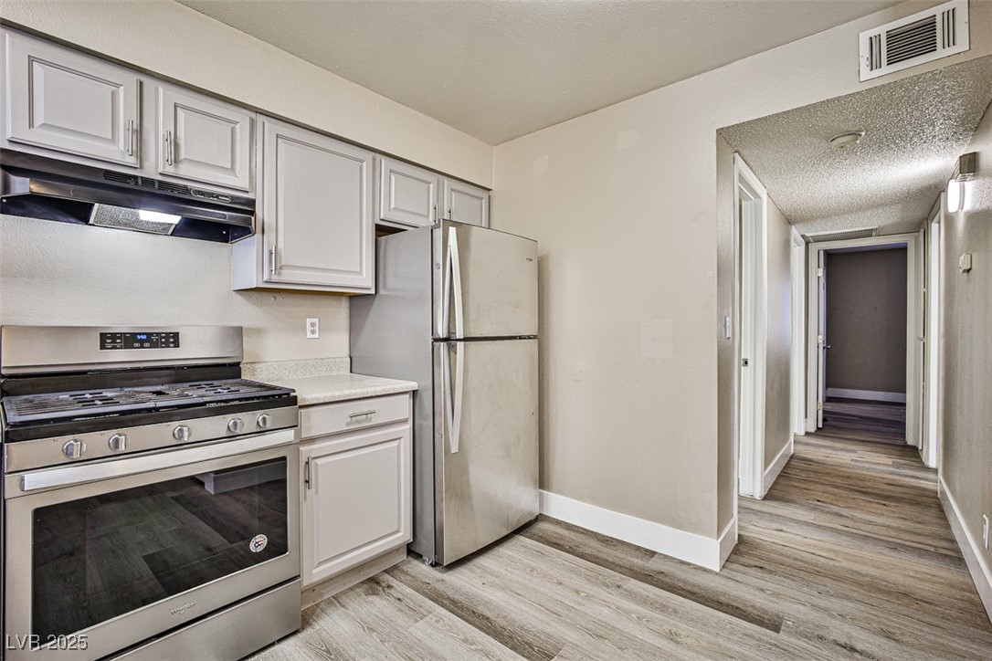 Properties 4 4348 Tara Avenue 2