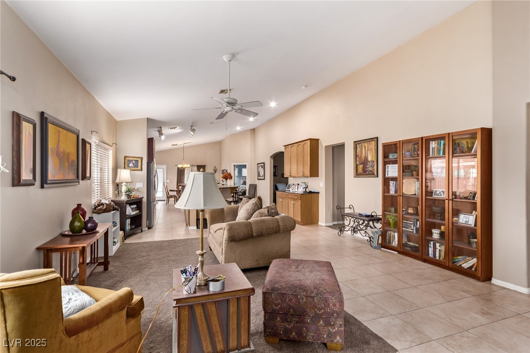 8233 Valley Stream Avenue, Las Vegas, Nevada image 8