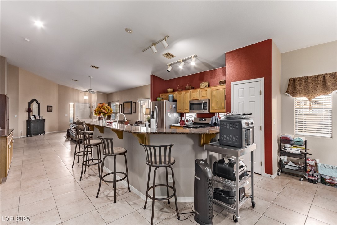 8233 Valley Stream Avenue, Las Vegas, Nevada image 17