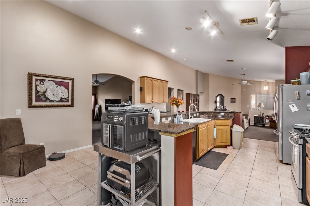 8233 Valley Stream Avenue, Las Vegas, Nevada image 18
