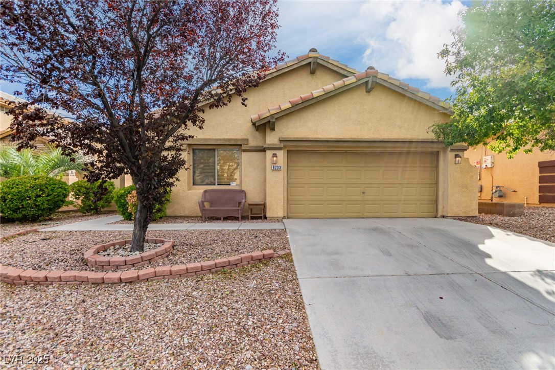 8233 Valley Stream Avenue, Las Vegas, Nevada image 1
