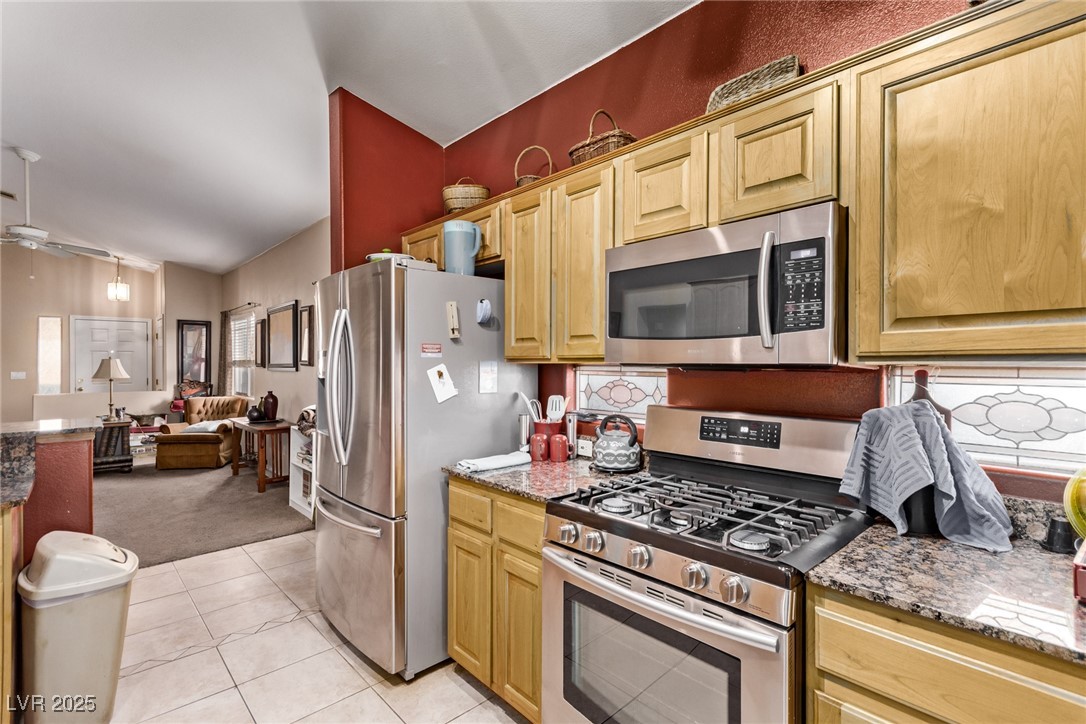 8233 Valley Stream Avenue, Las Vegas, Nevada image 20