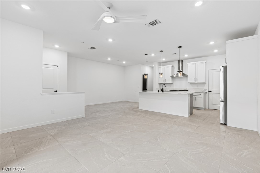 11395 Peak Landing Avenue