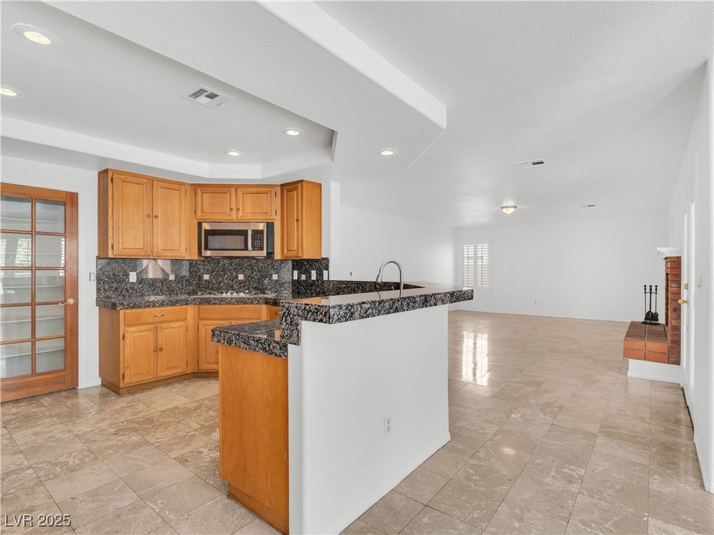 8229 Aqua Spray Avenue