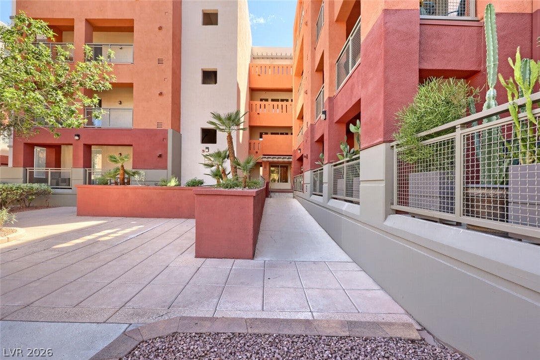 39 E Agate Avenue 304