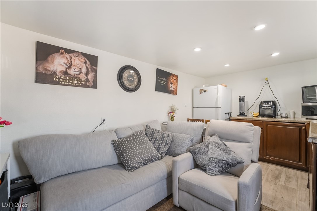 5547 Mountain Vista Street